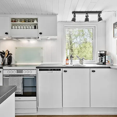 2 Bedroom Awesome In Dom wakacyjny