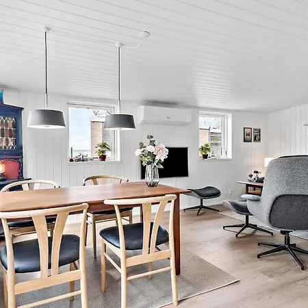 2 Bedroom Awesome In Højslev