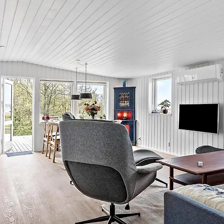 Dom wakacyjny 2 Bedroom Awesome In *