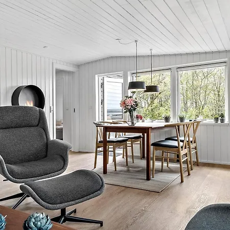 2 Bedroom Awesome In Højslev