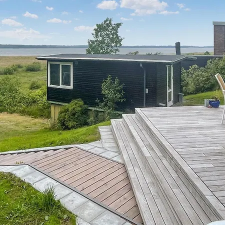 Dom wakacyjny 2 Bedroom Awesome In