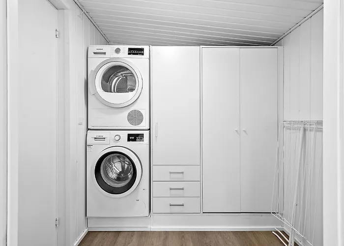 2 Bedroom Awesome In *