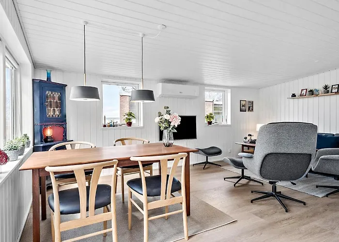 2 Bedroom Awesome In Højslev